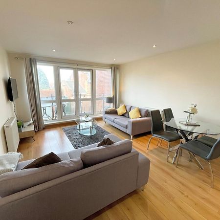 Blue Sky Apartments@Guildford Town Centre Esterno foto
