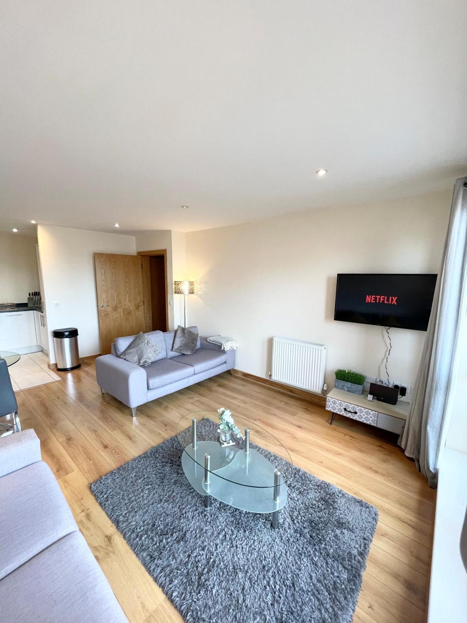 Blue Sky Apartments@Guildford Town Centre Esterno foto