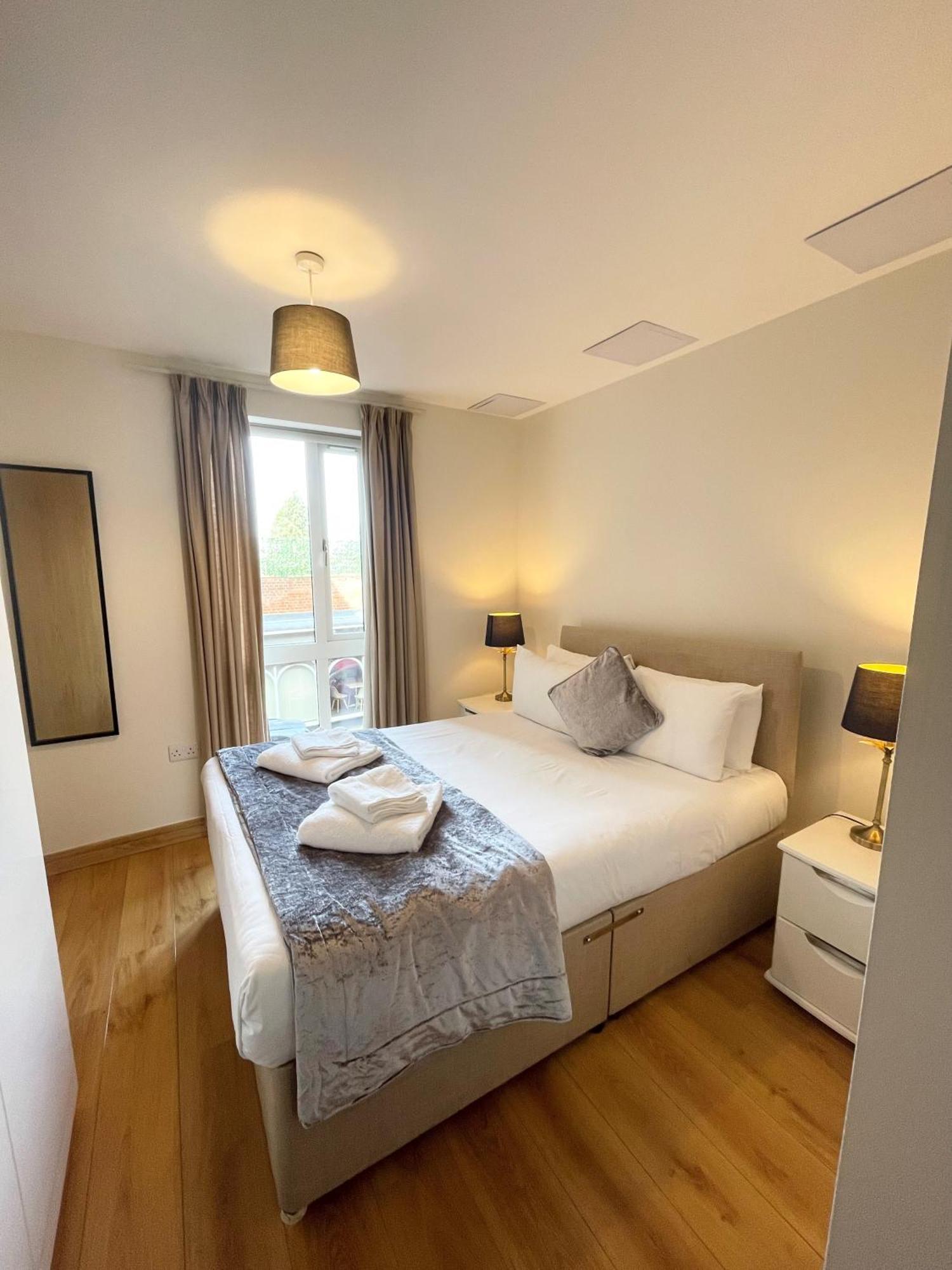 Blue Sky Apartments@Guildford Town Centre Esterno foto