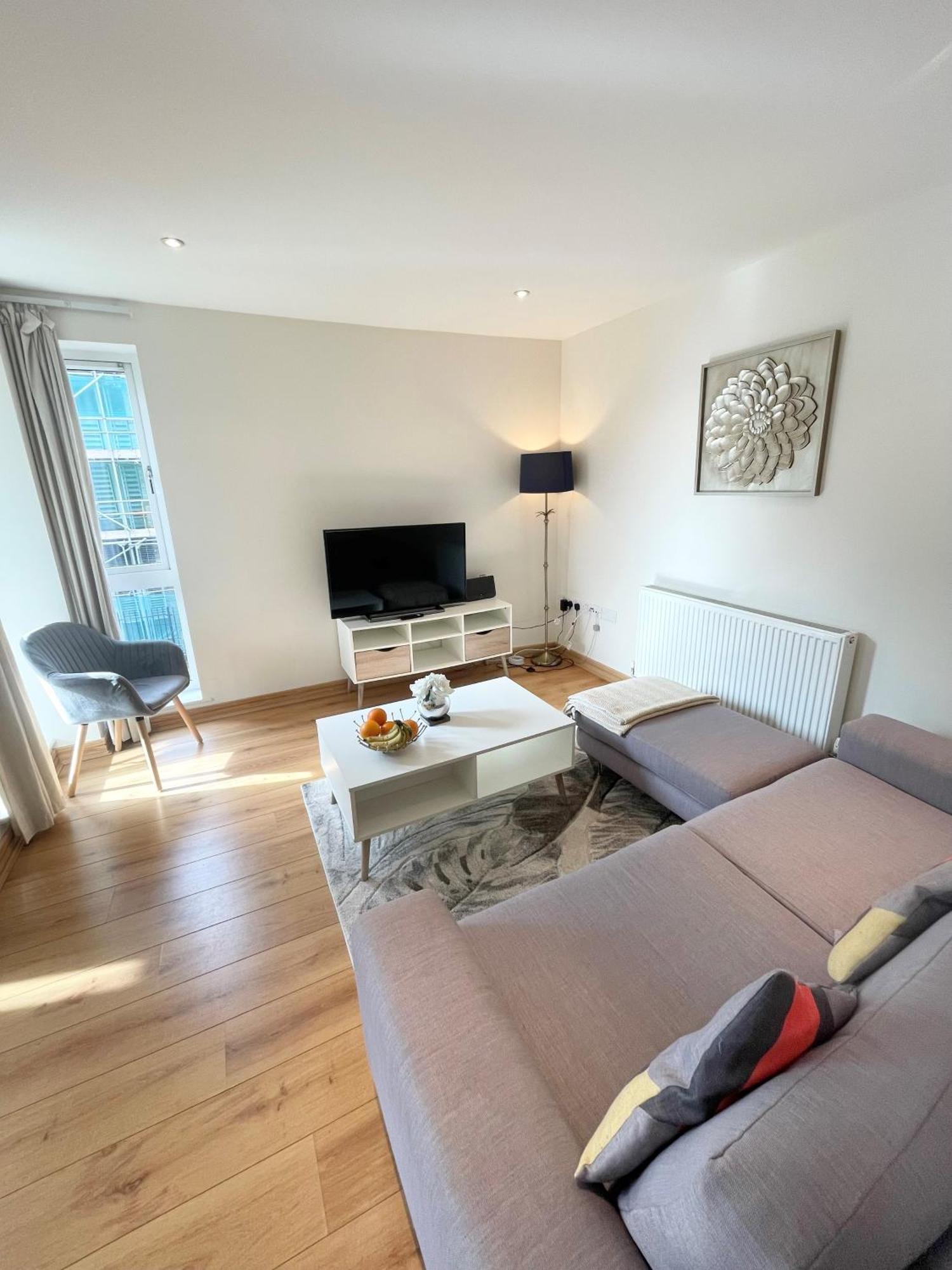 Blue Sky Apartments@Guildford Town Centre Esterno foto