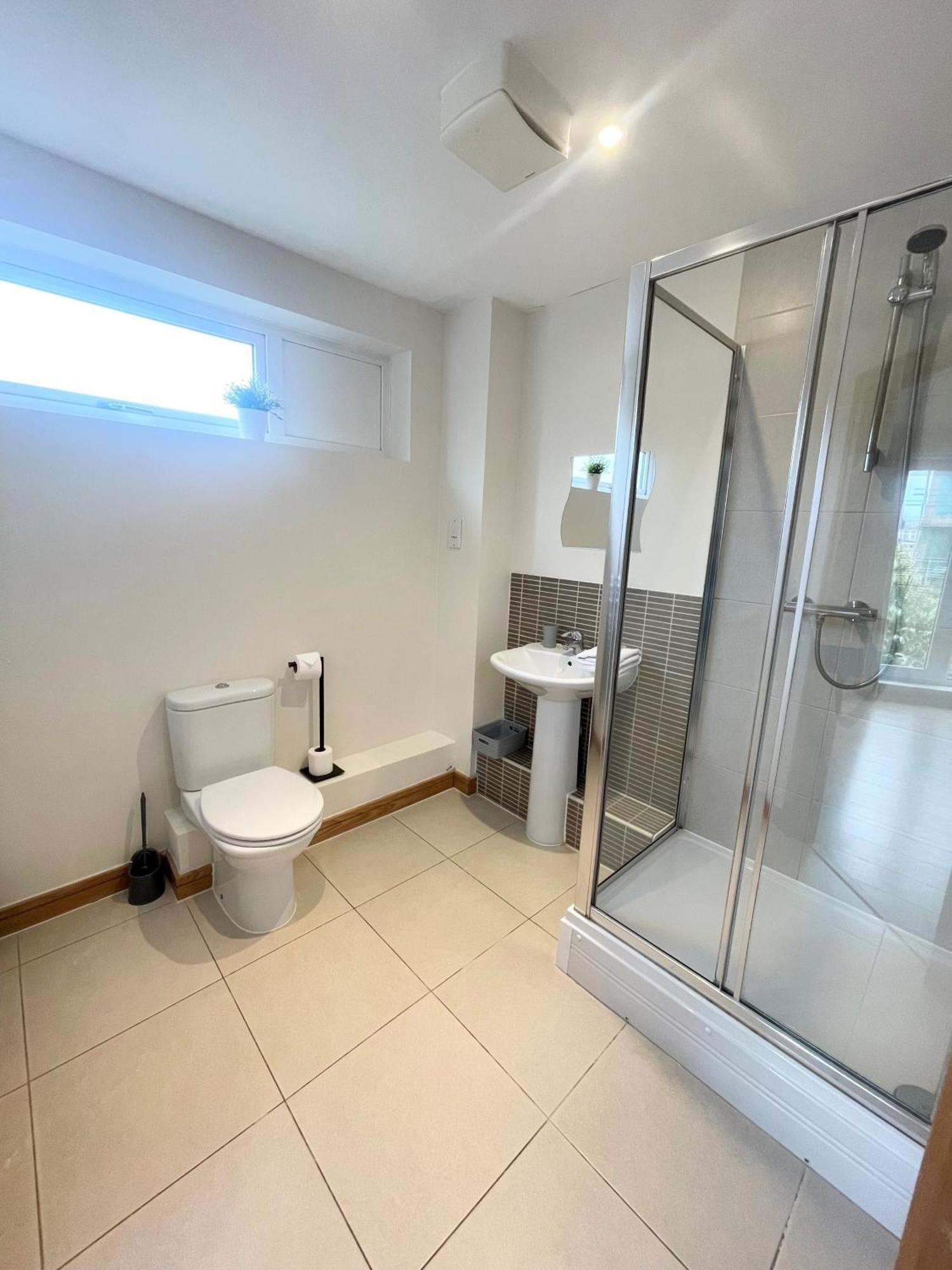 Blue Sky Apartments@Guildford Town Centre Esterno foto