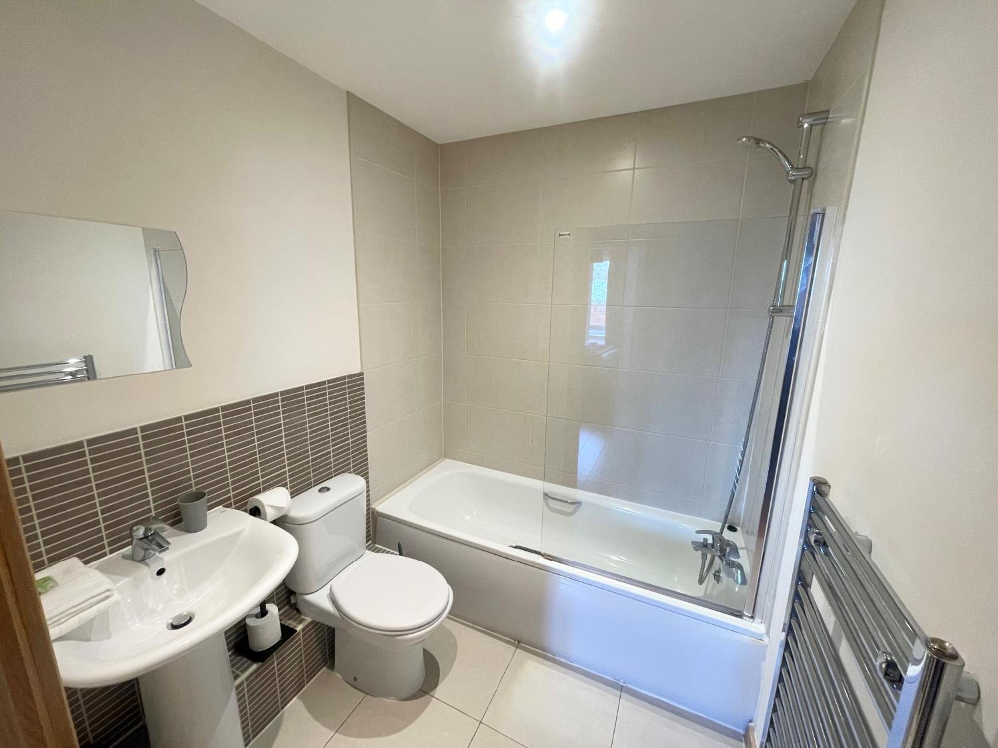 Blue Sky Apartments@Guildford Town Centre Esterno foto