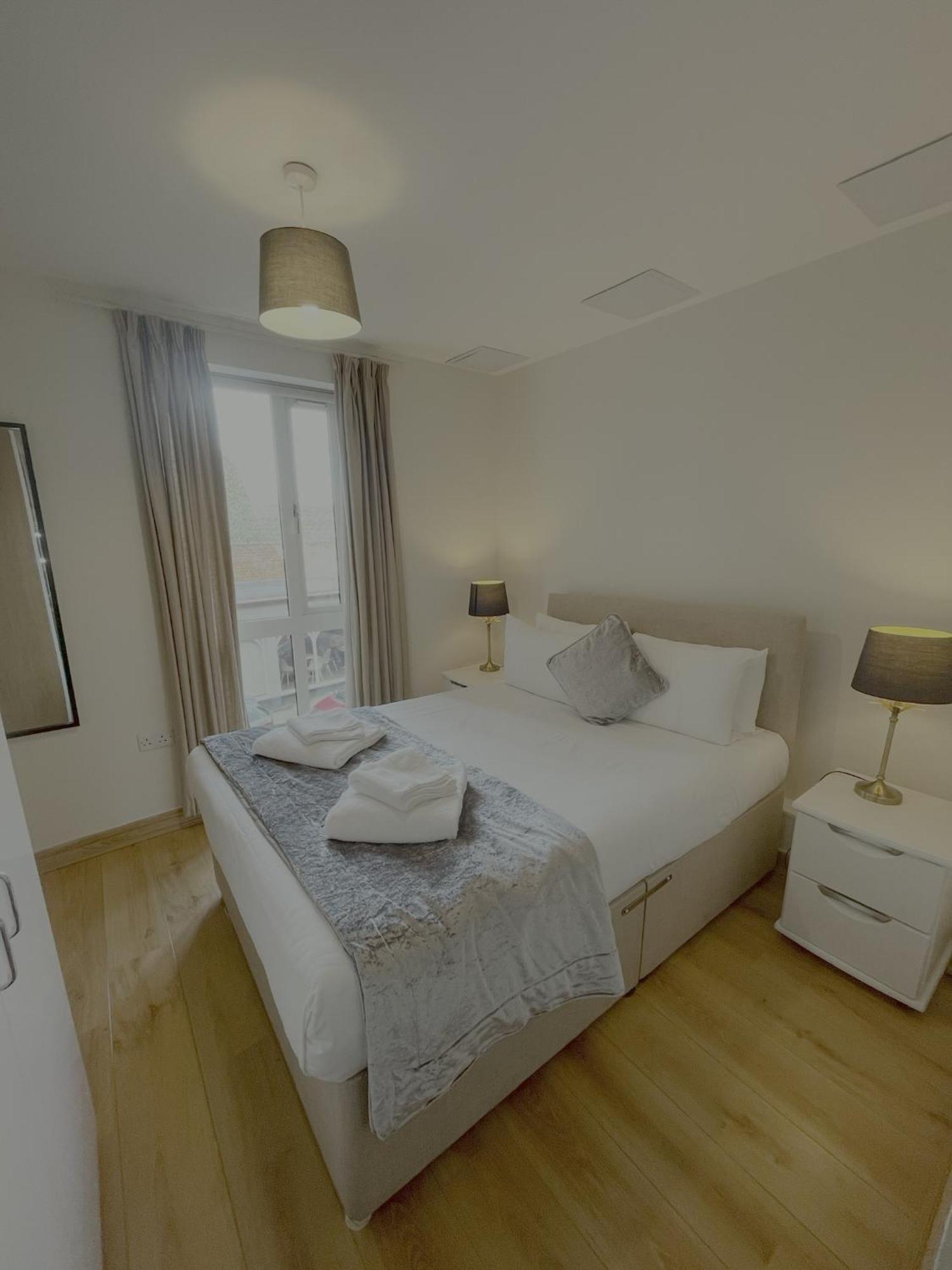 Blue Sky Apartments@Guildford Town Centre Esterno foto